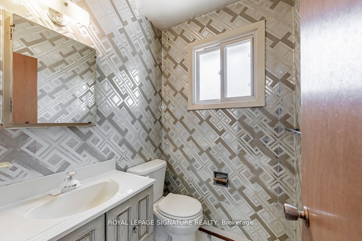 11 Dukinfield Cres