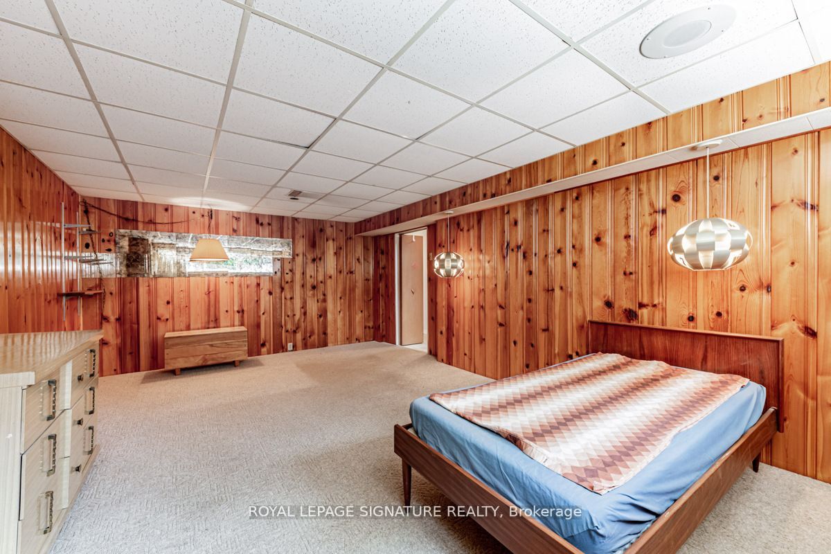 11 Dukinfield Cres