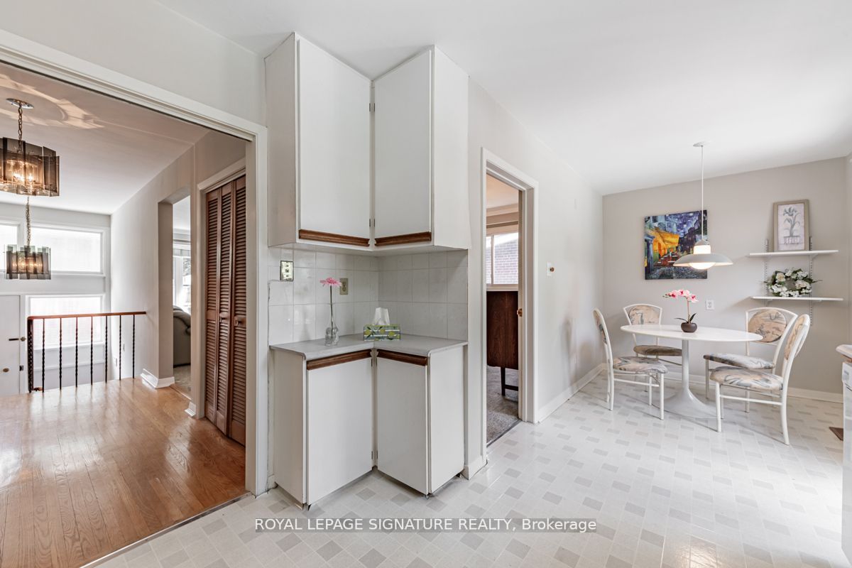 11 Dukinfield Cres