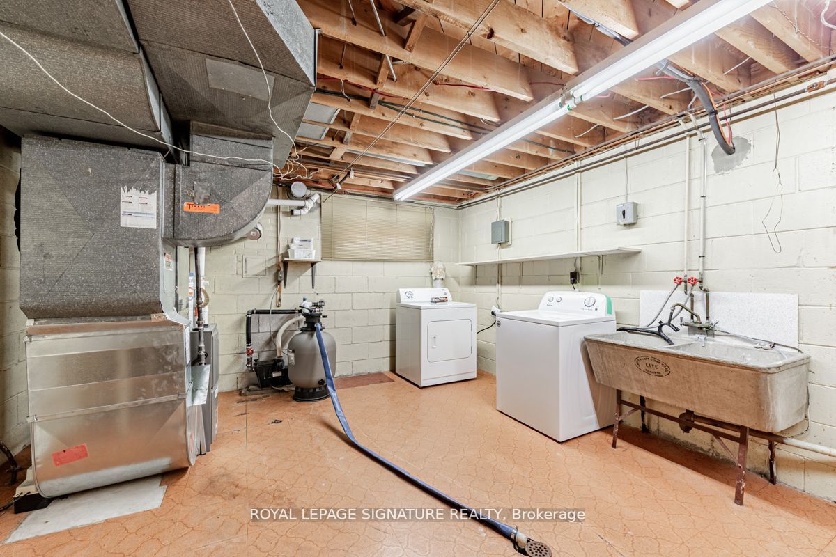 11 Dukinfield Cres