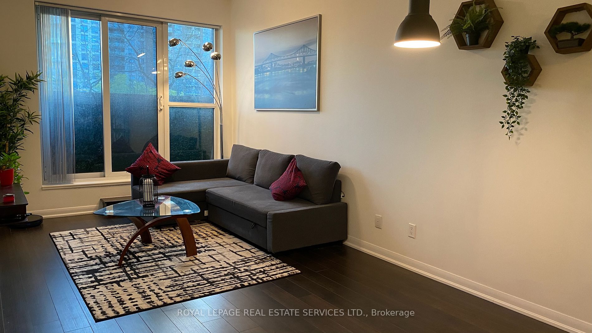 5162 Yonge St, #102