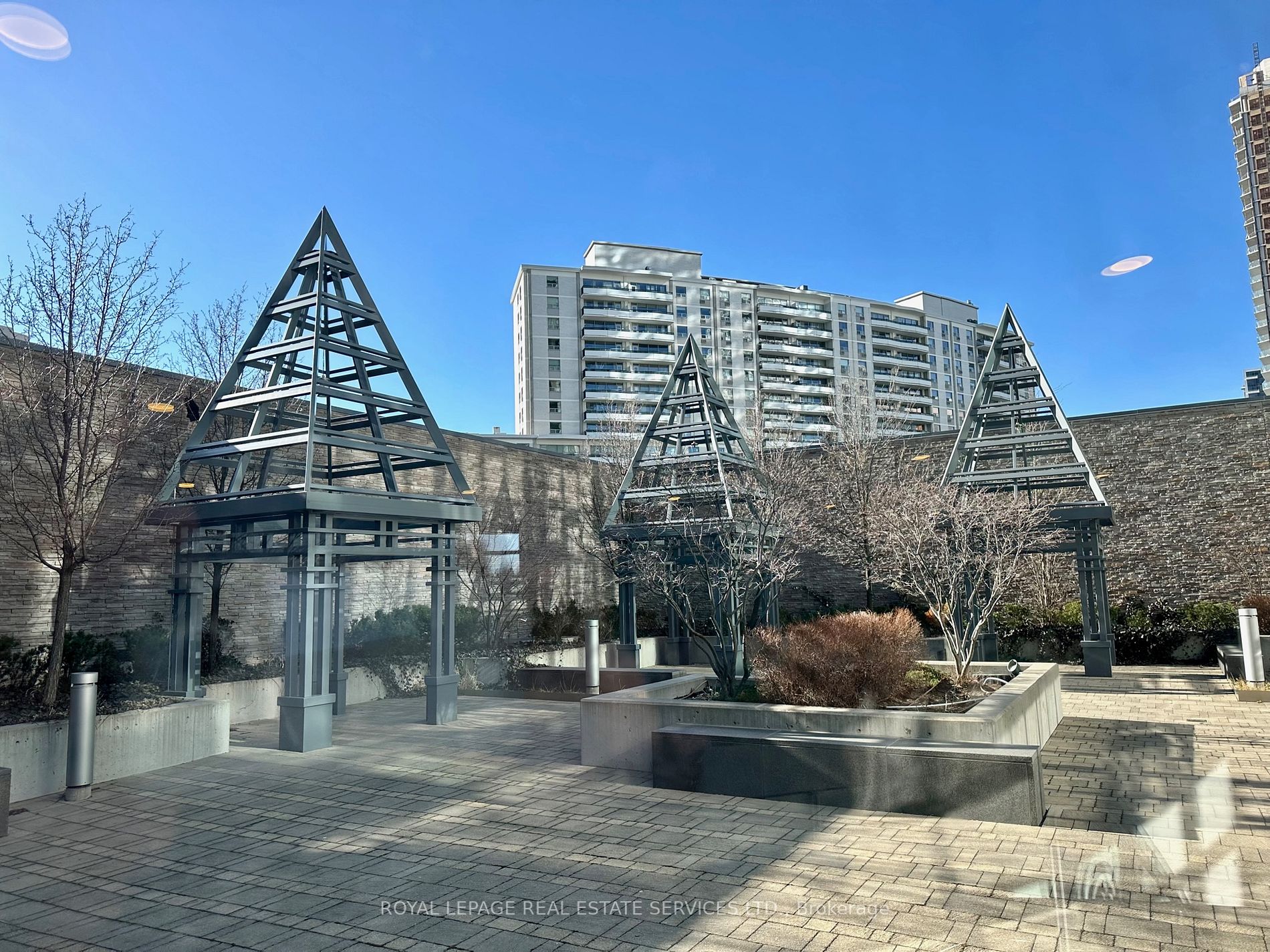 5162 Yonge St, #102