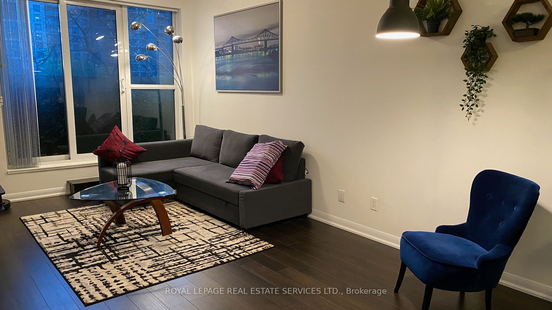 5162 Yonge St, #102