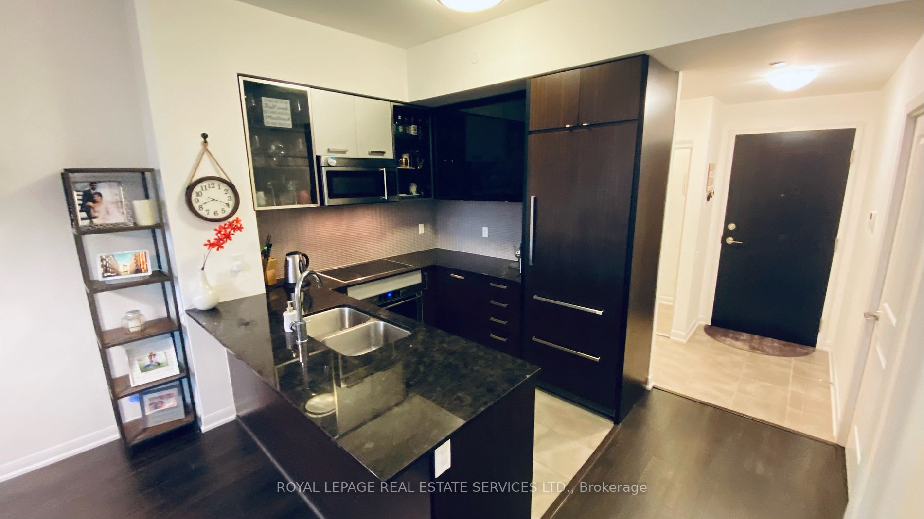 5162 Yonge St, #102