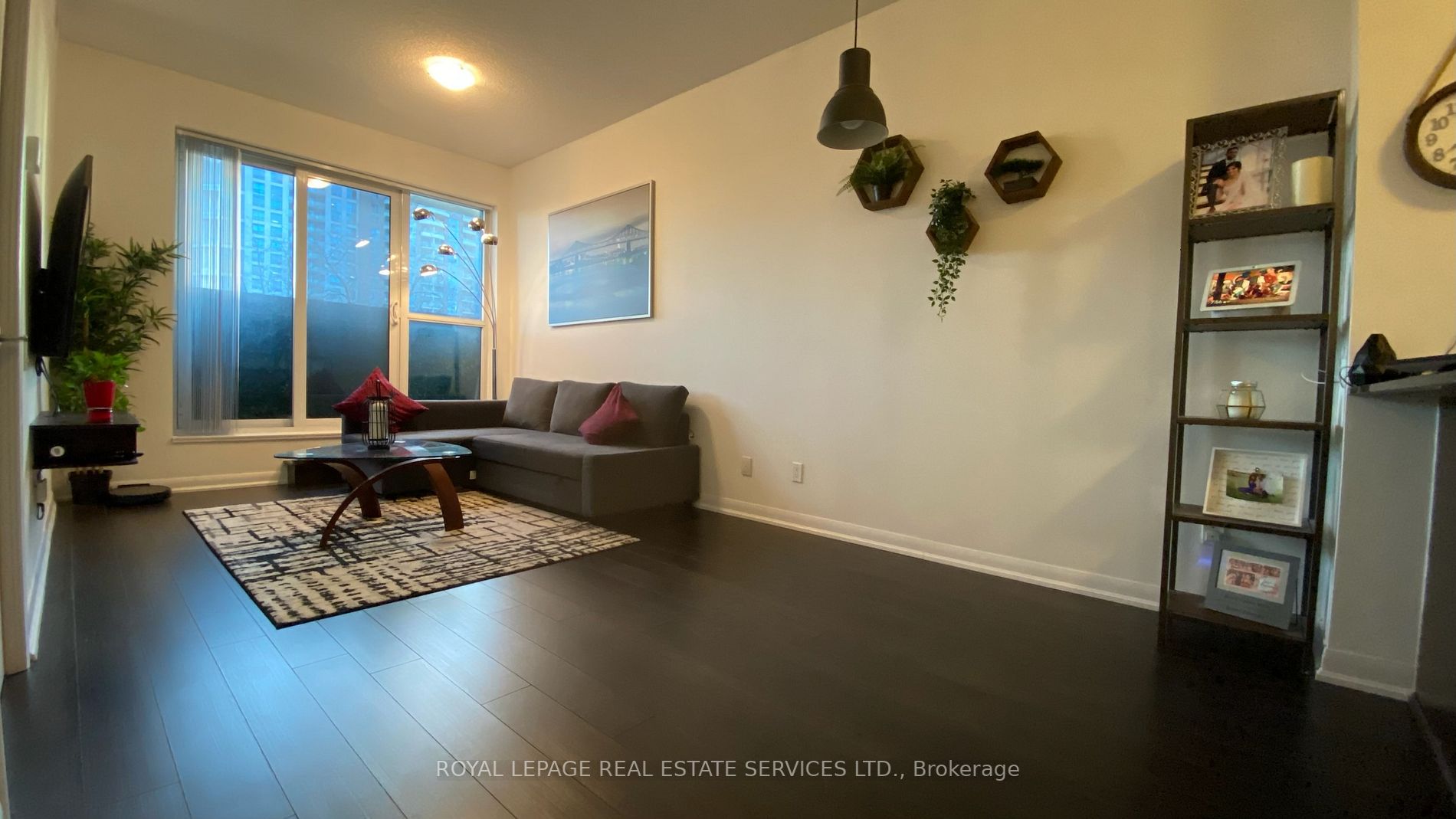 5162 Yonge St, #102