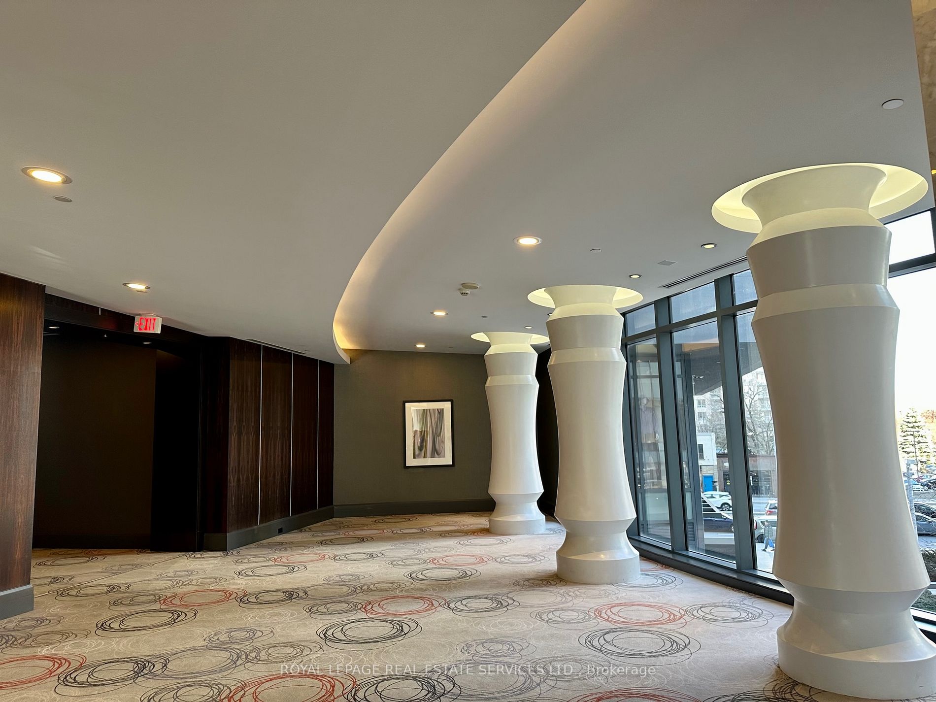 5162 Yonge St, #102