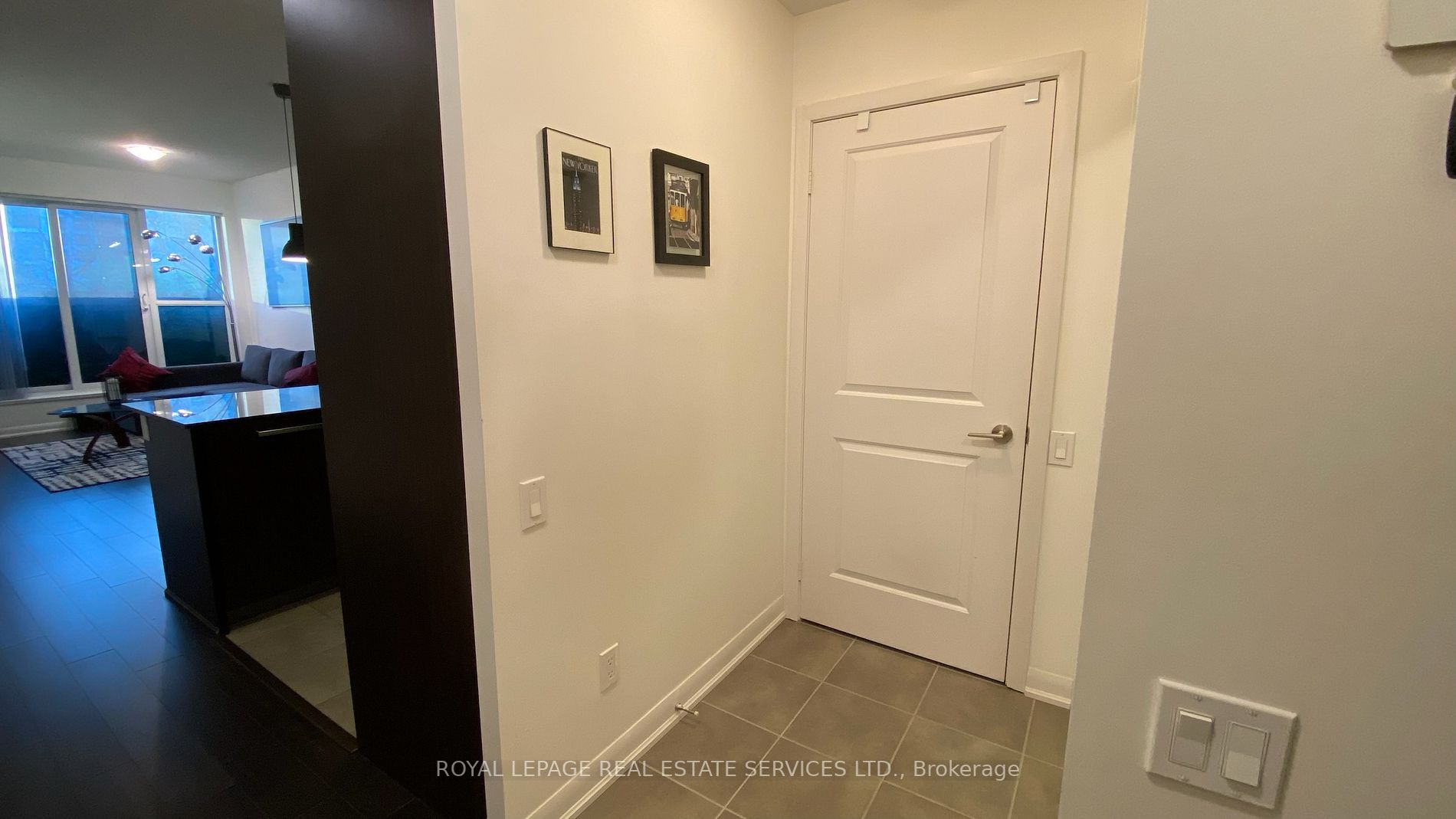 5162 Yonge St, #102