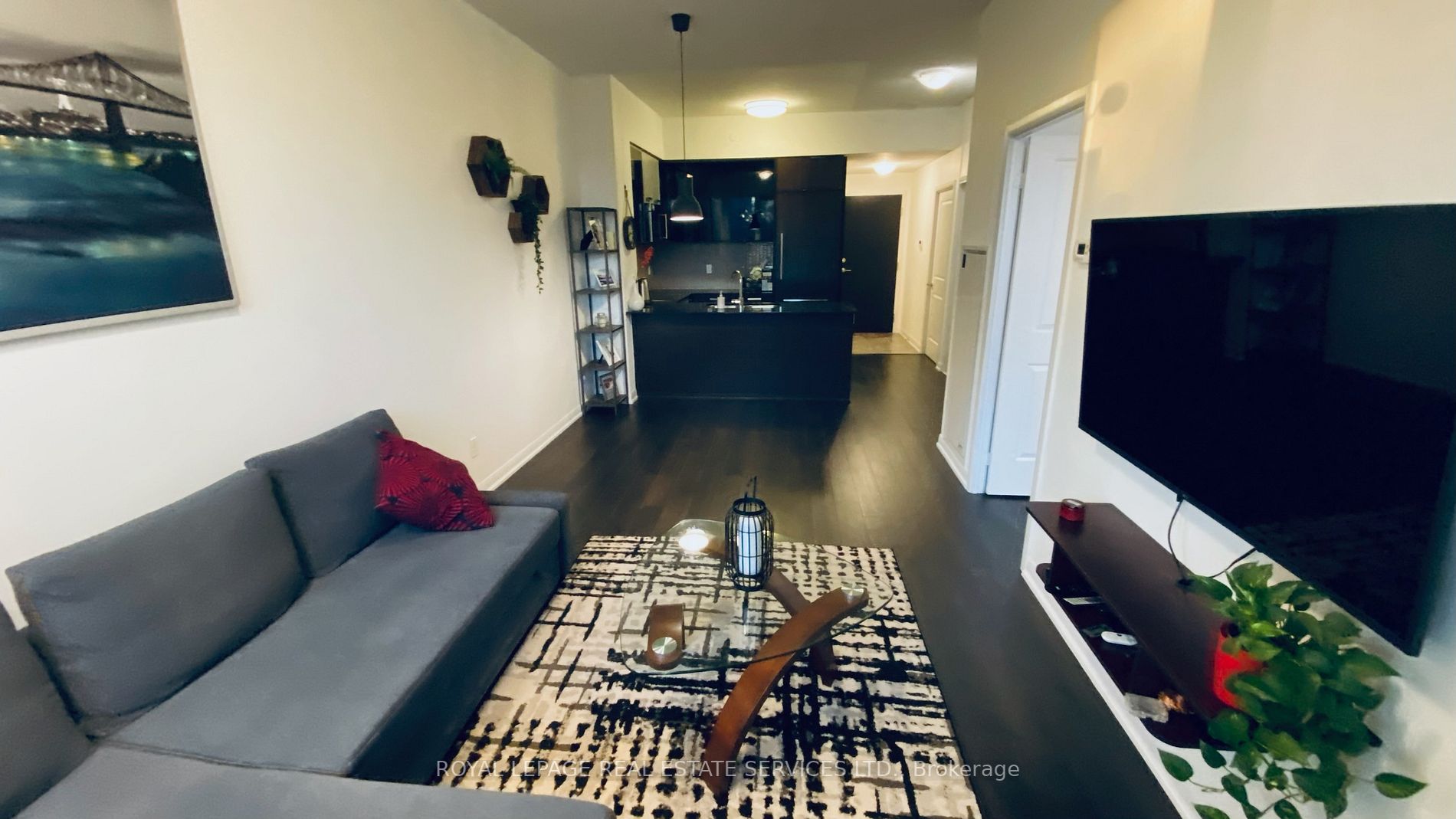 5162 Yonge St, #102