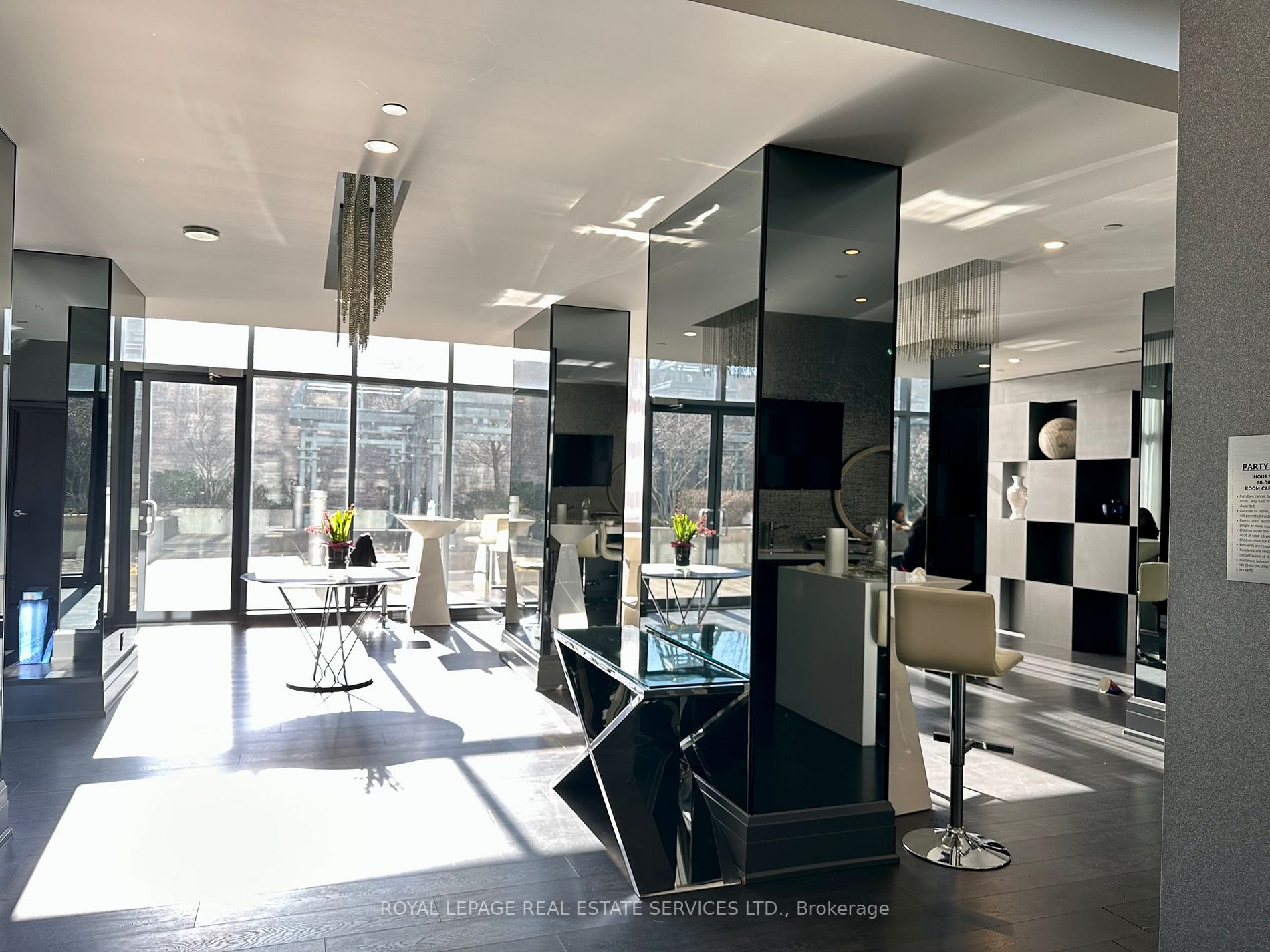 5162 Yonge St, #102
