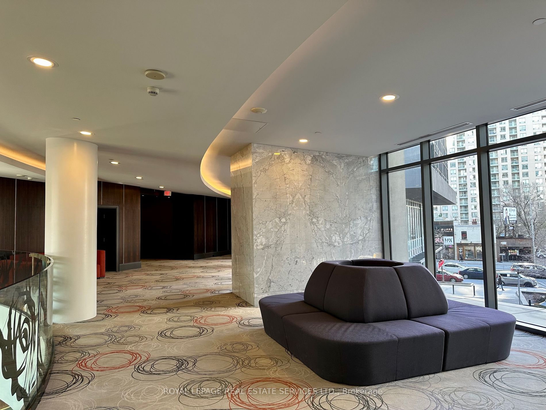 5162 Yonge St, #102