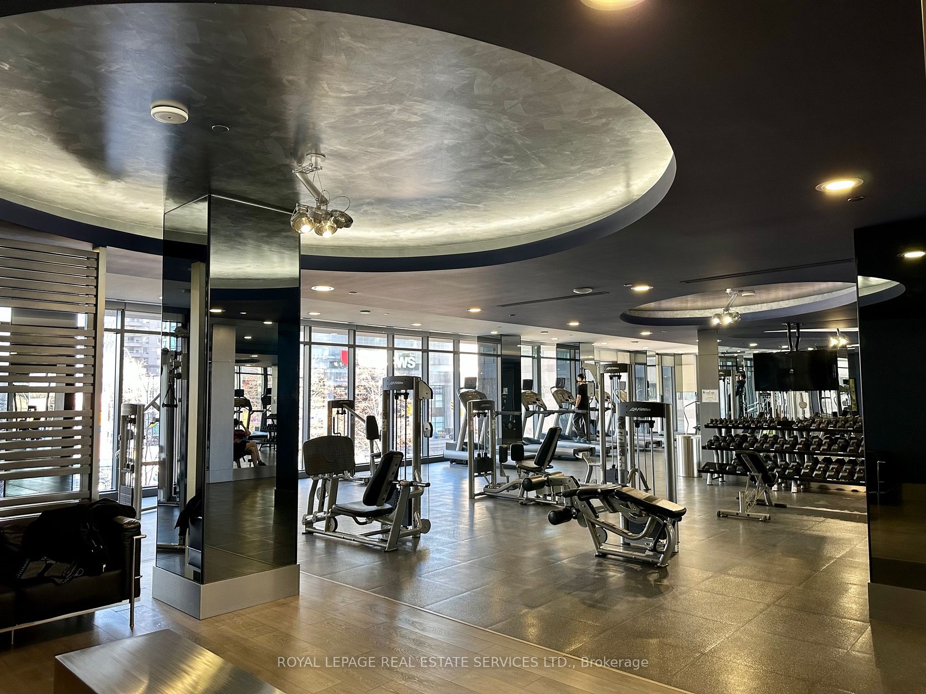 5162 Yonge St, #102
