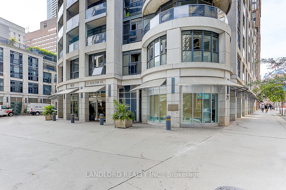 21 Carlton St, #2003