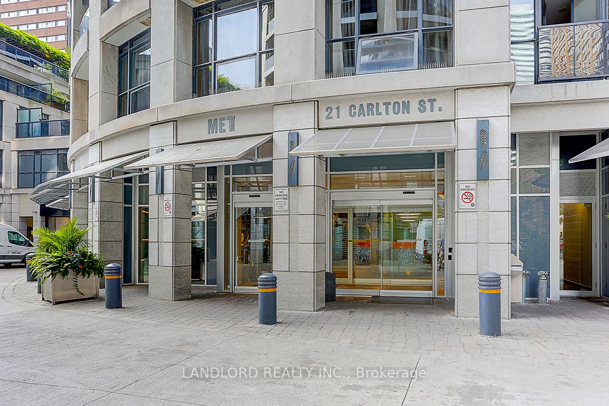 21 Carlton St, #2003