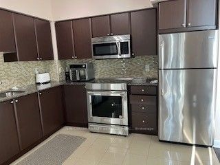 525 Wilson Ave, #1203