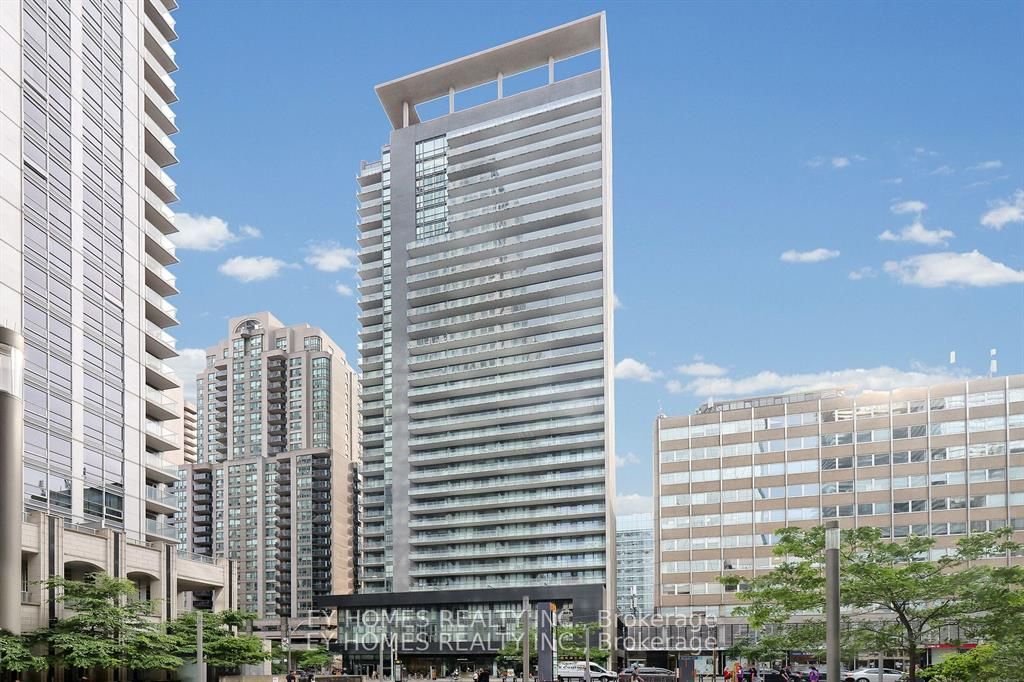 770 Bay St, #1613