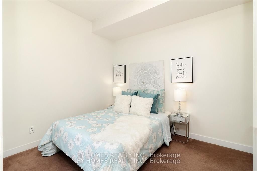 770 Bay St, #1613