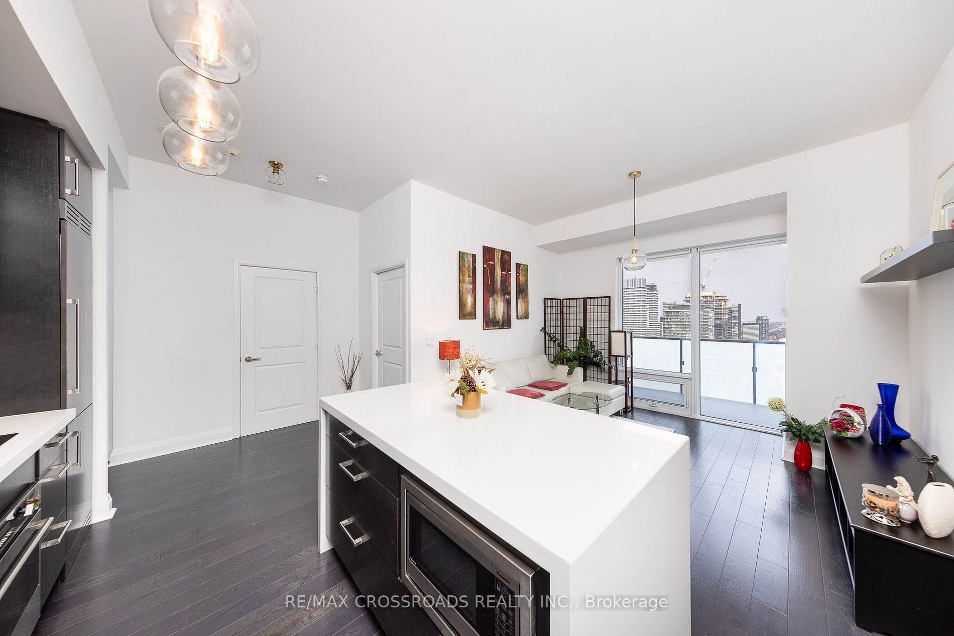 1080 Bay St, #4509