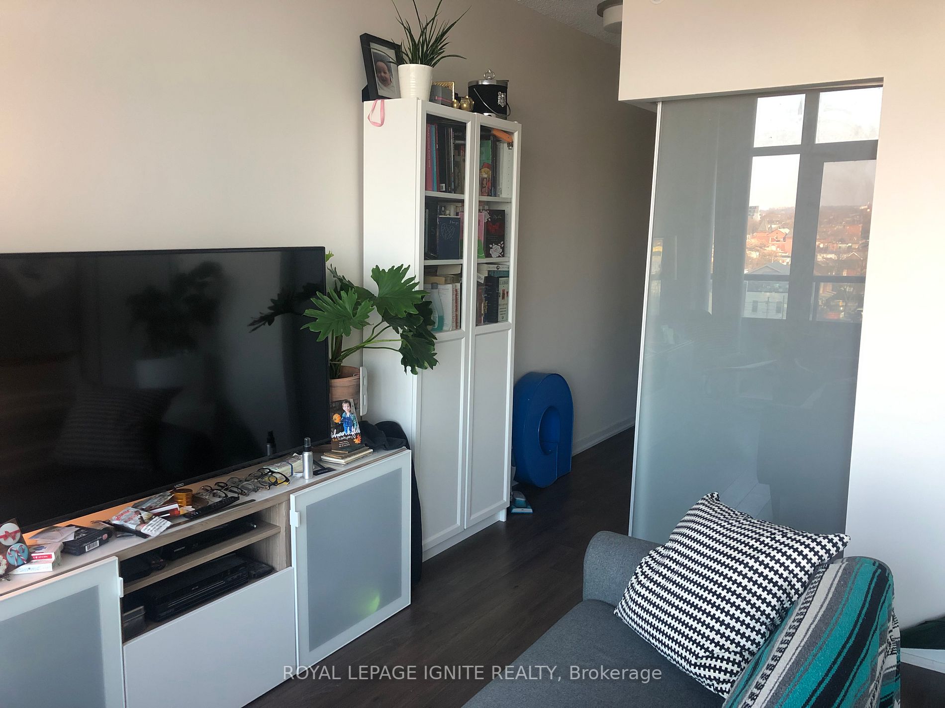 36 Lisgar St, #805E