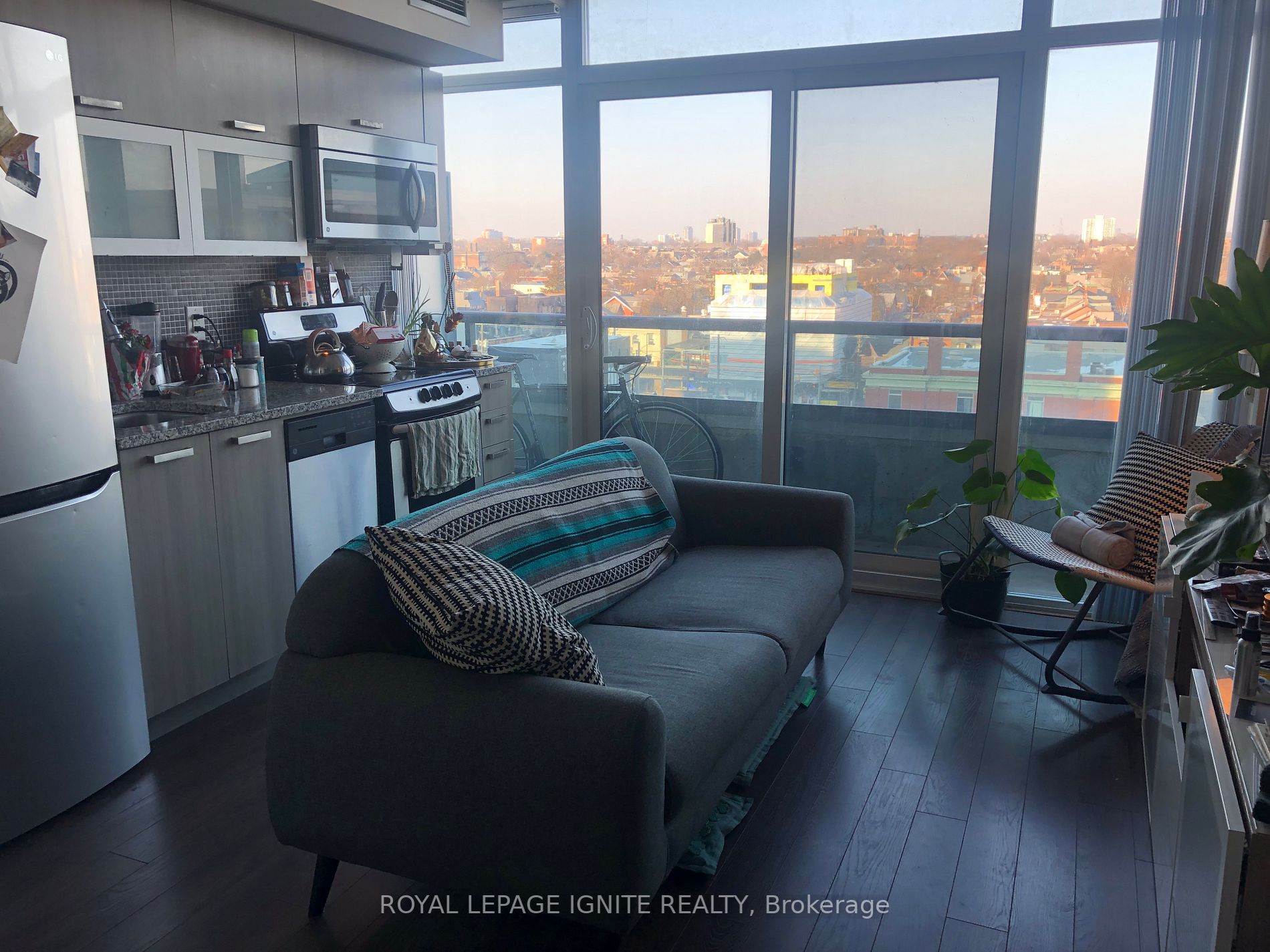 36 Lisgar St, #805E