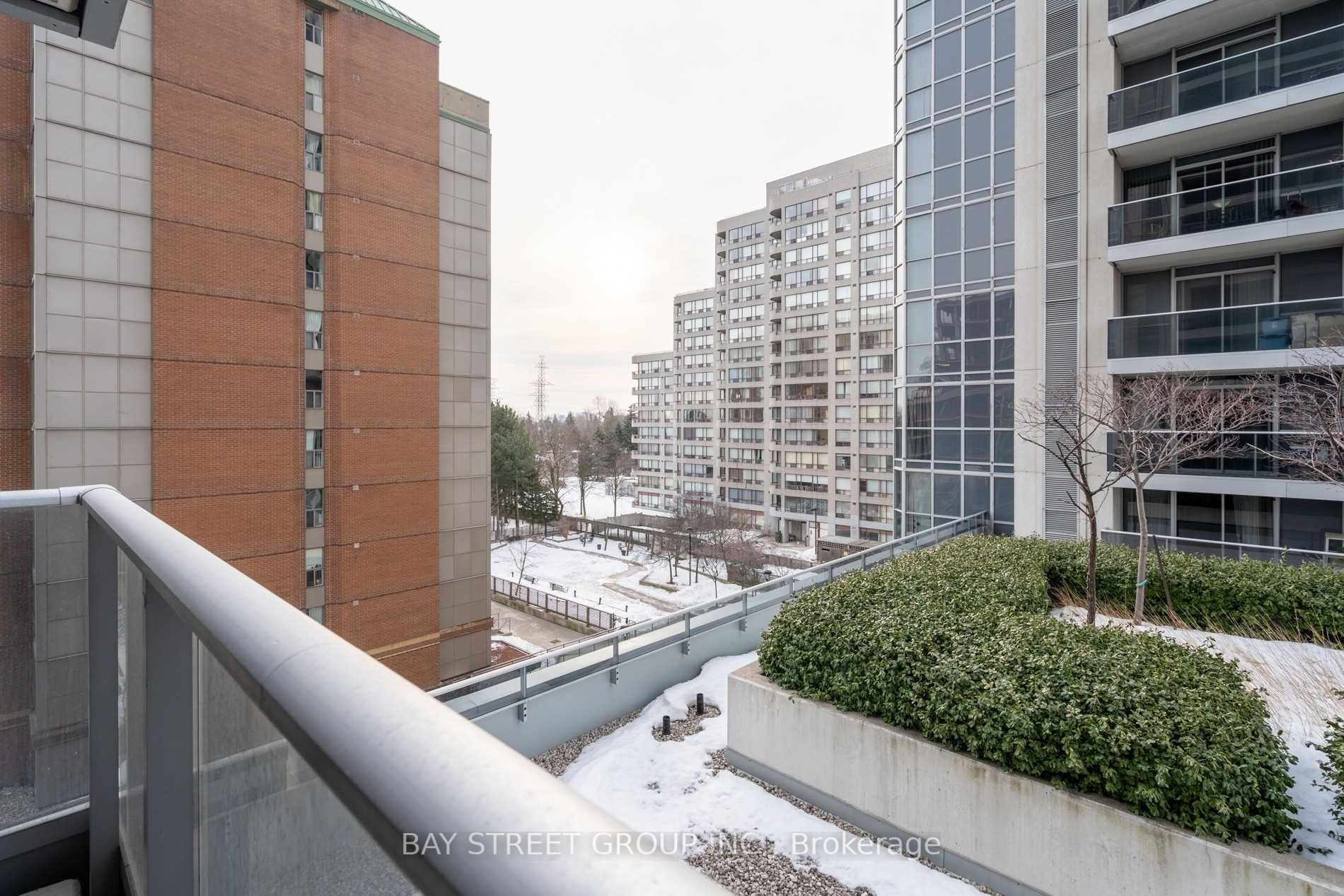 5793 Yonge St, #605