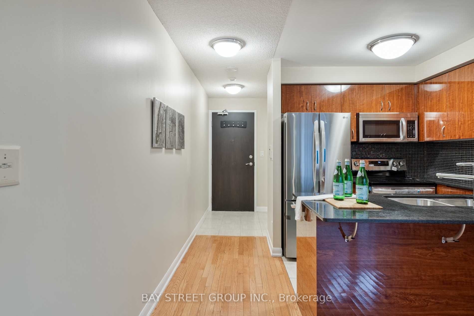 5793 Yonge St, #605