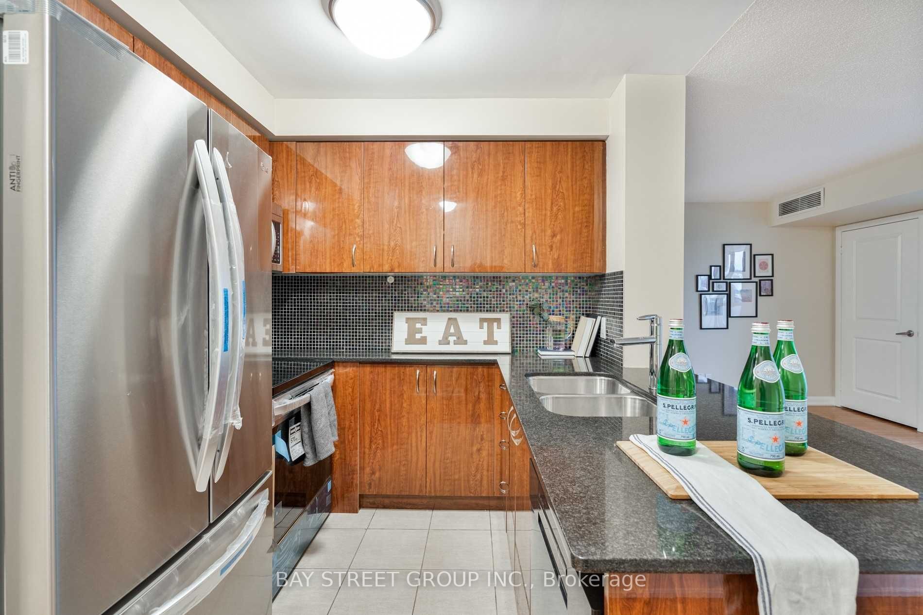 5793 Yonge St, #605