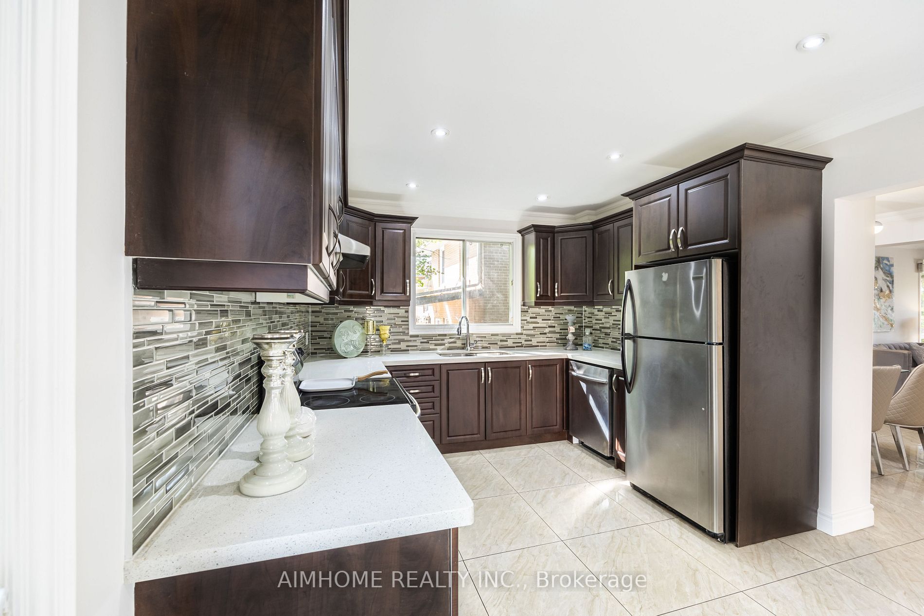 471 Cummer Ave