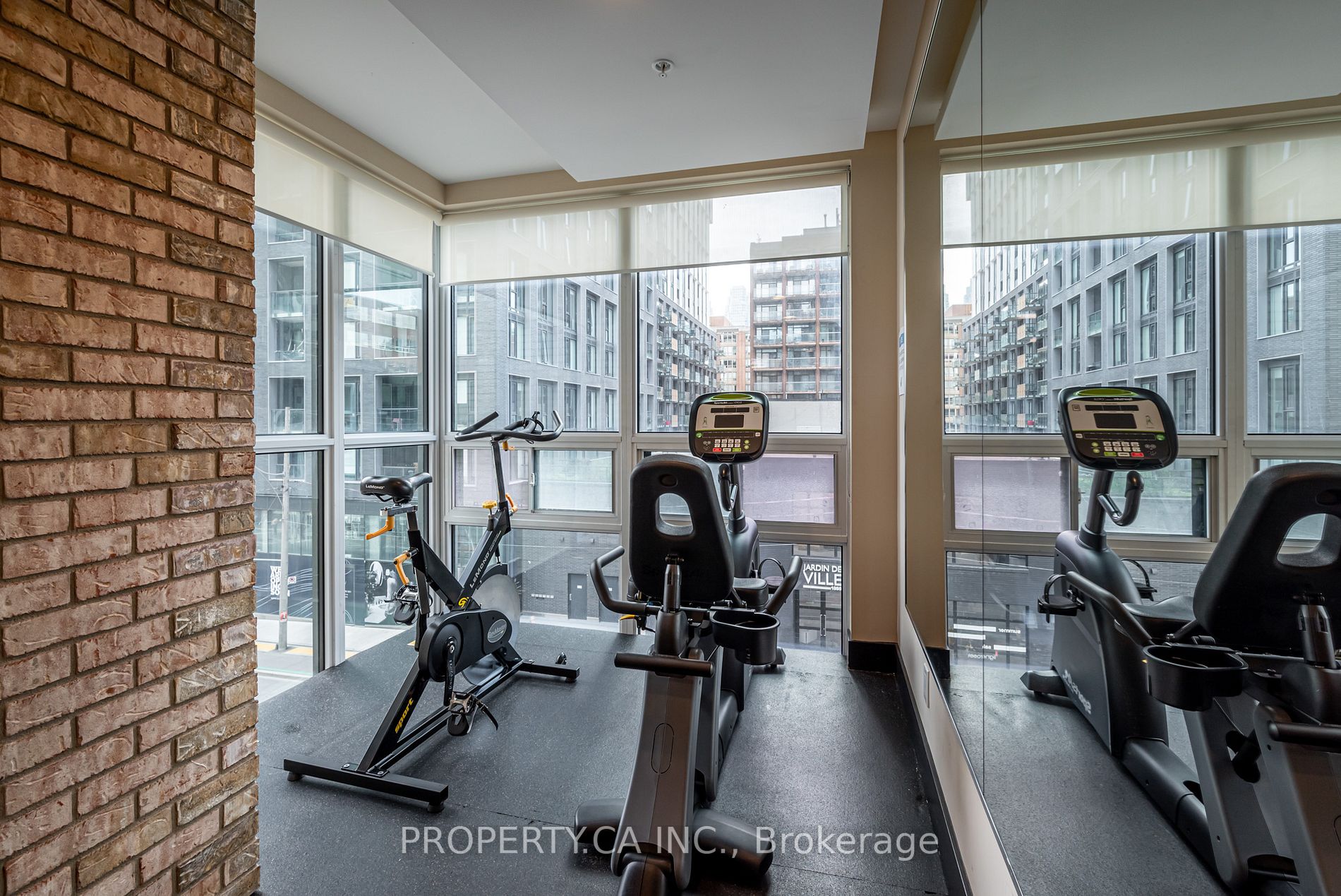 39 Sherbourne St, #1402