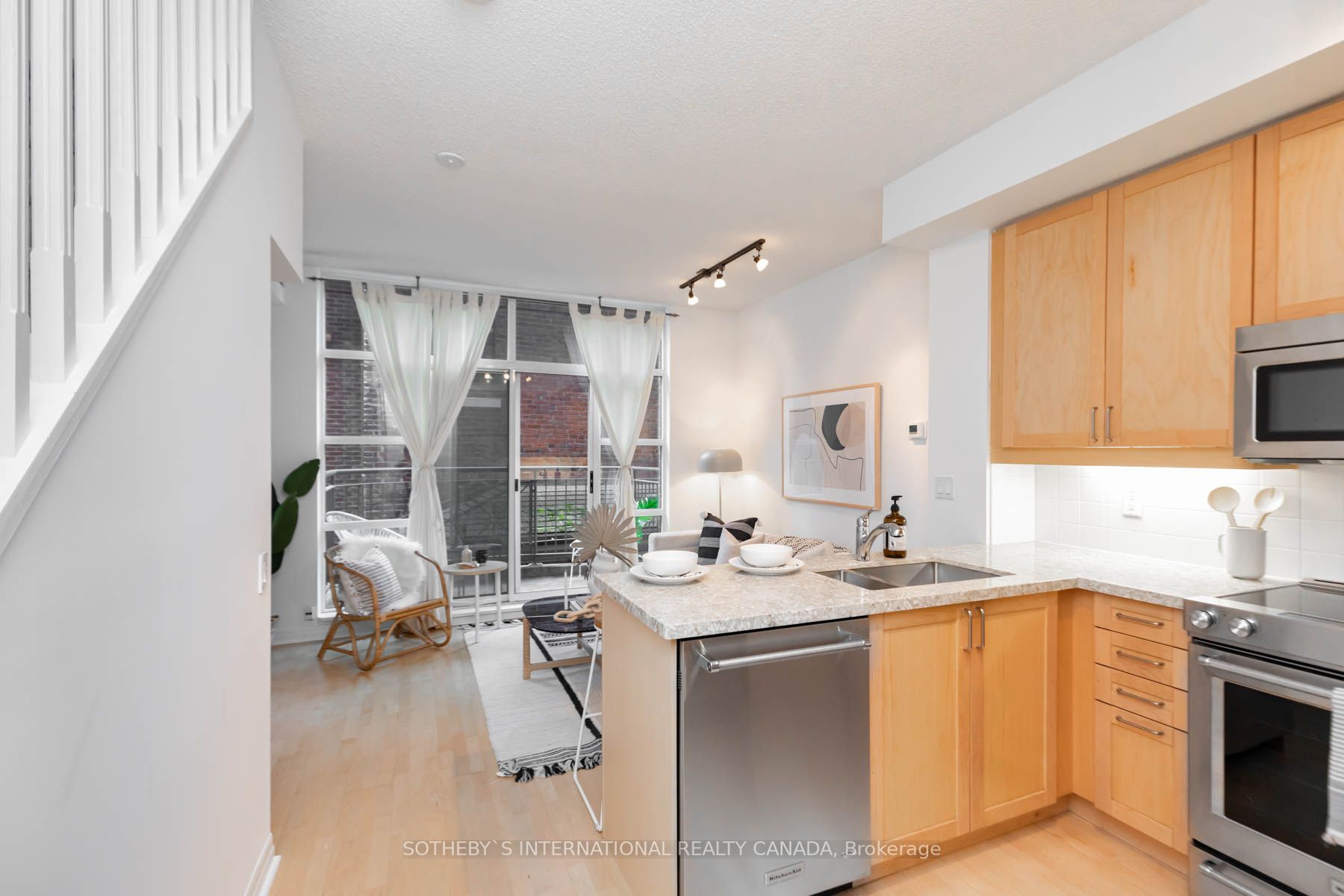 901 Queen St W, #224