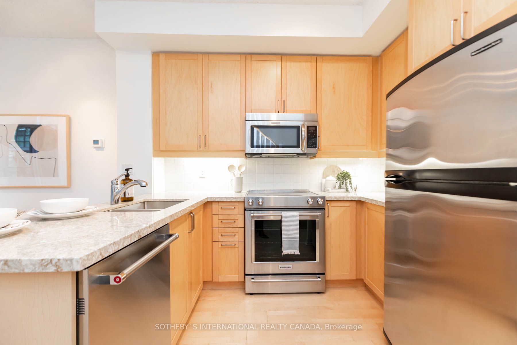 901 Queen St W, #224