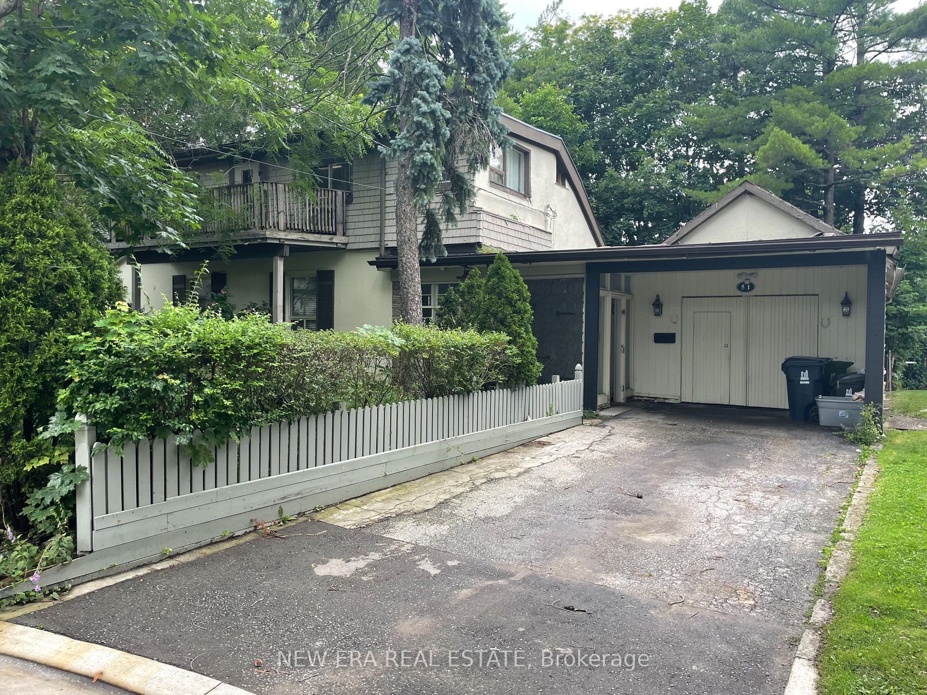 51 Arlstan Dr