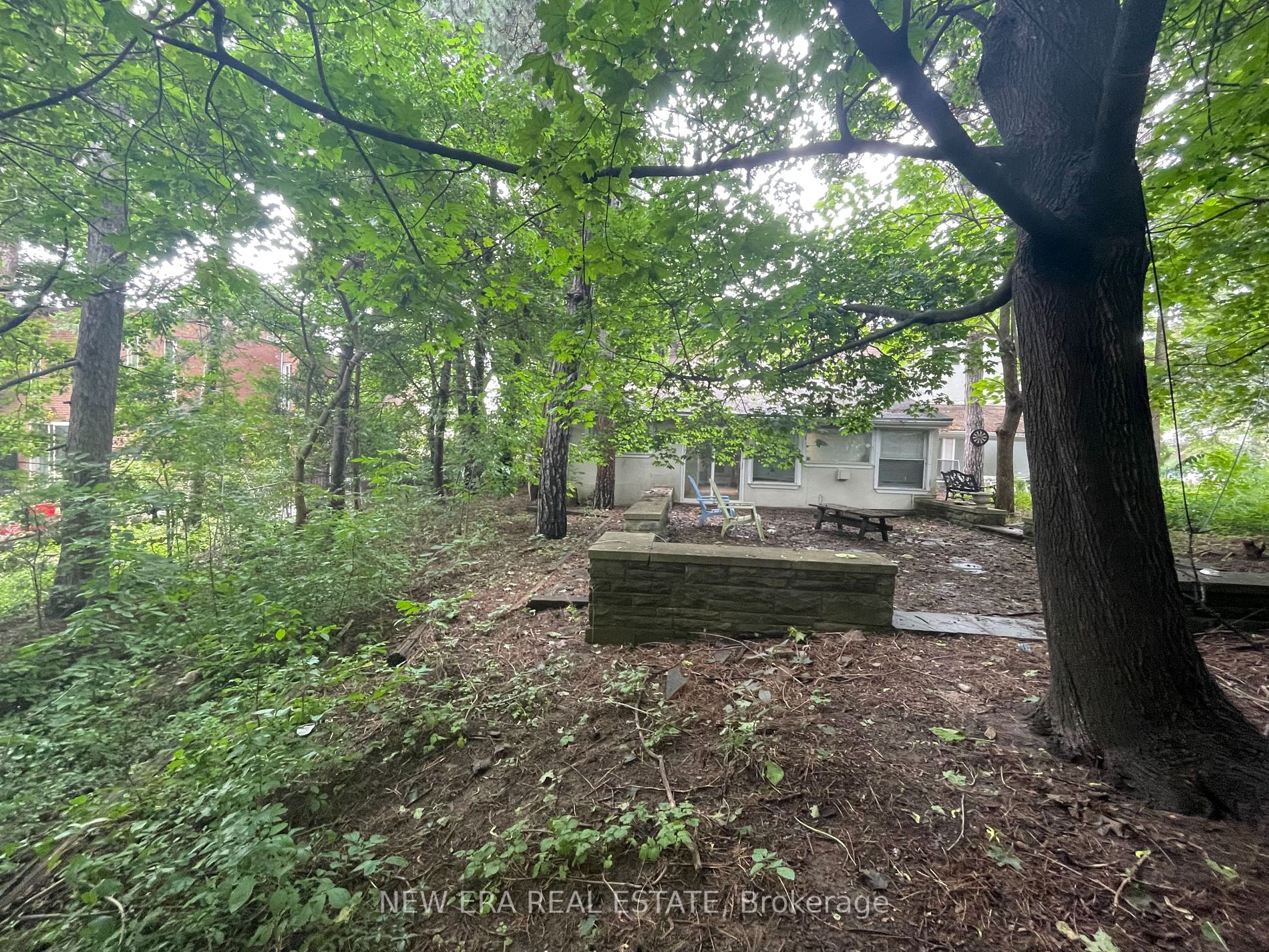 51 Arlstan Dr
