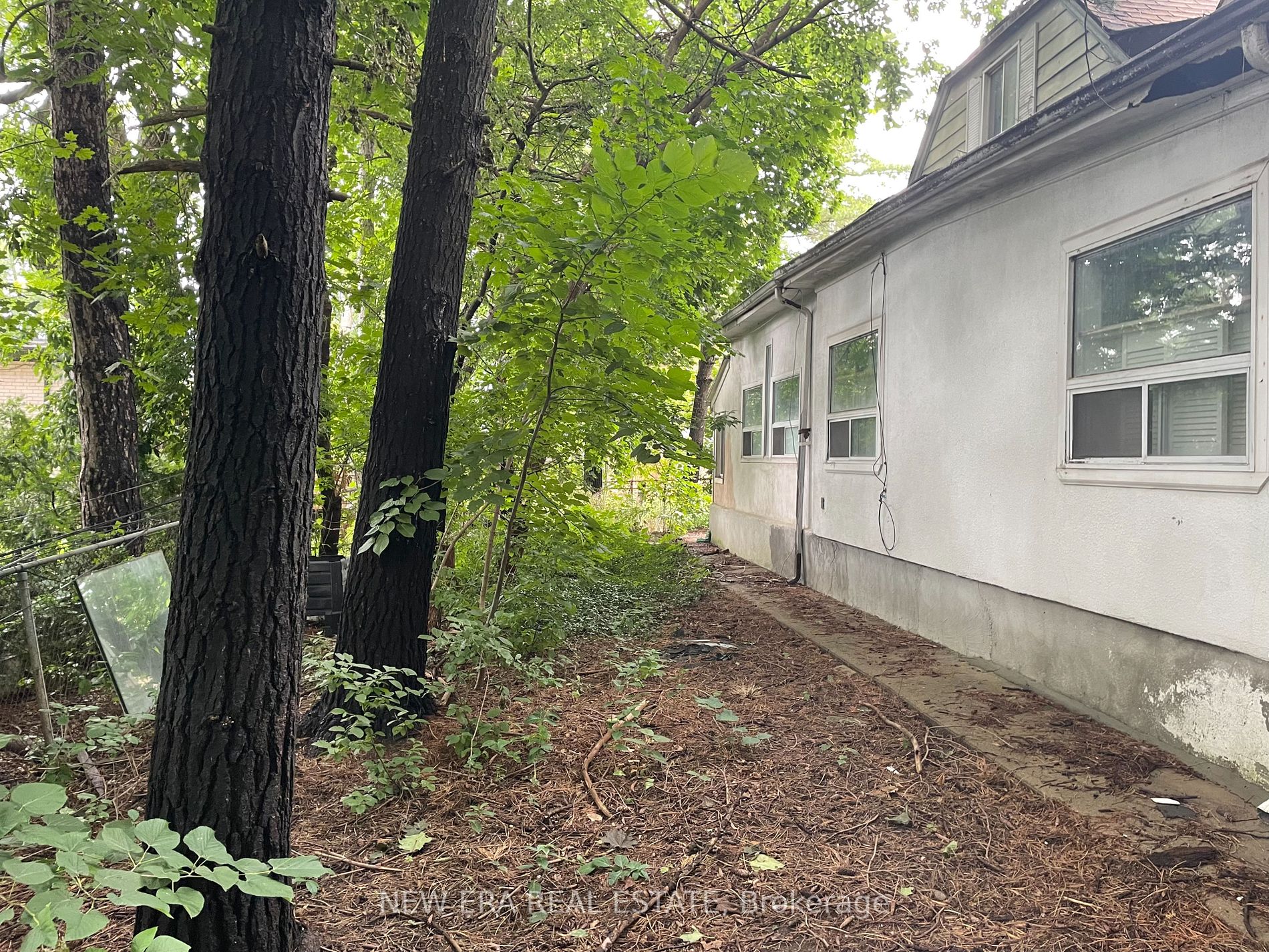 51 Arlstan Dr