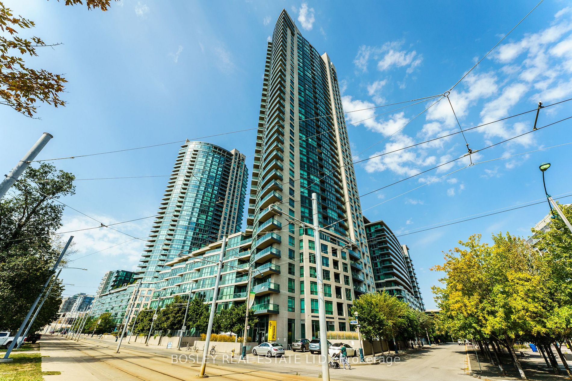 215 Fort York Blvd, #211