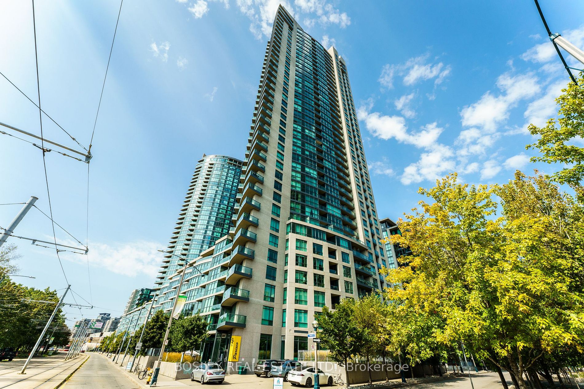 215 Fort York Blvd, #211