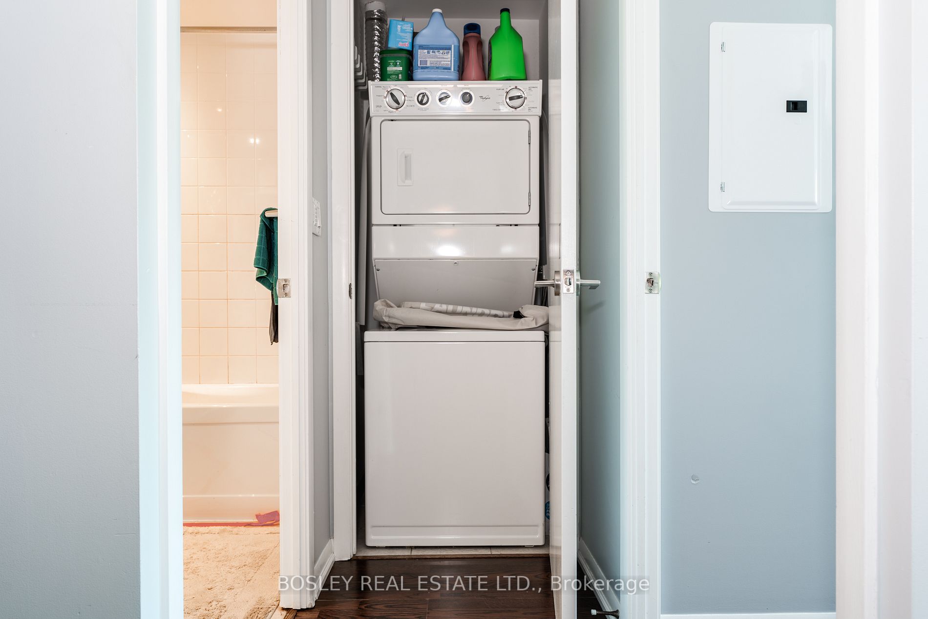 215 Fort York Blvd, #211