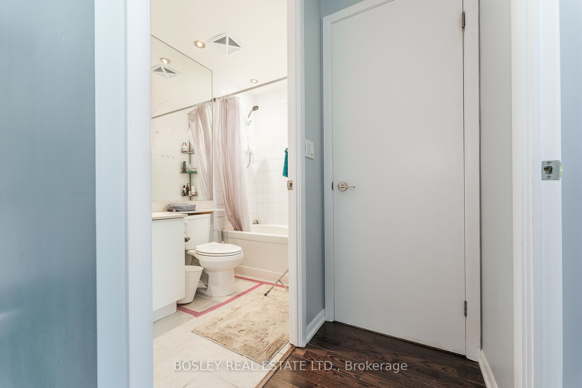 215 Fort York Blvd, #211