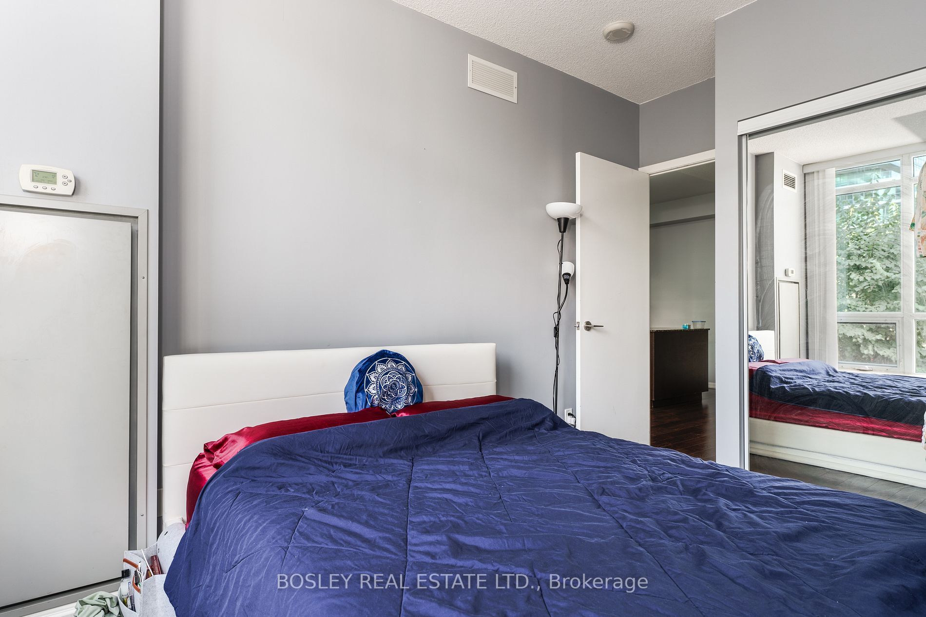215 Fort York Blvd, #211
