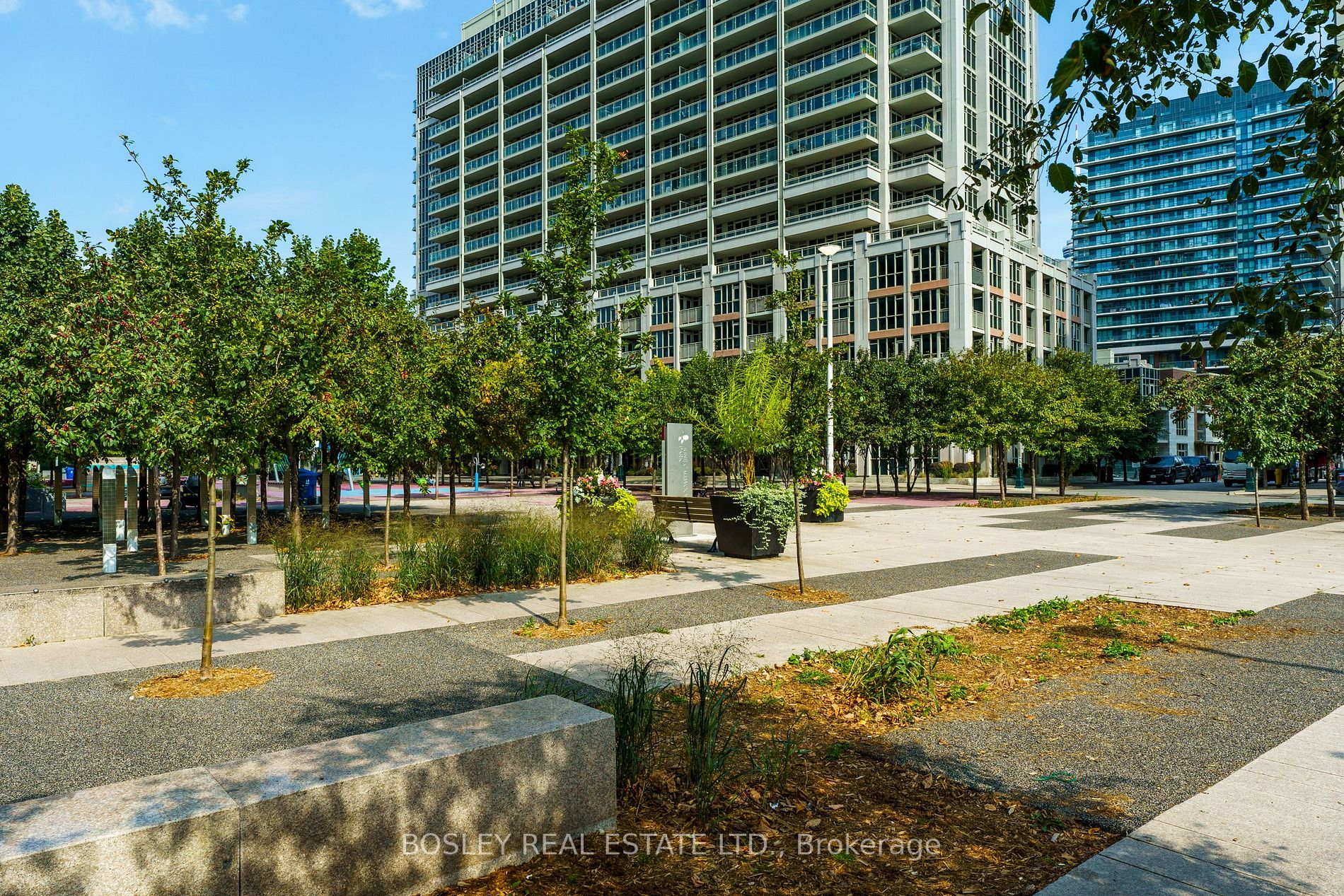215 Fort York Blvd, #211
