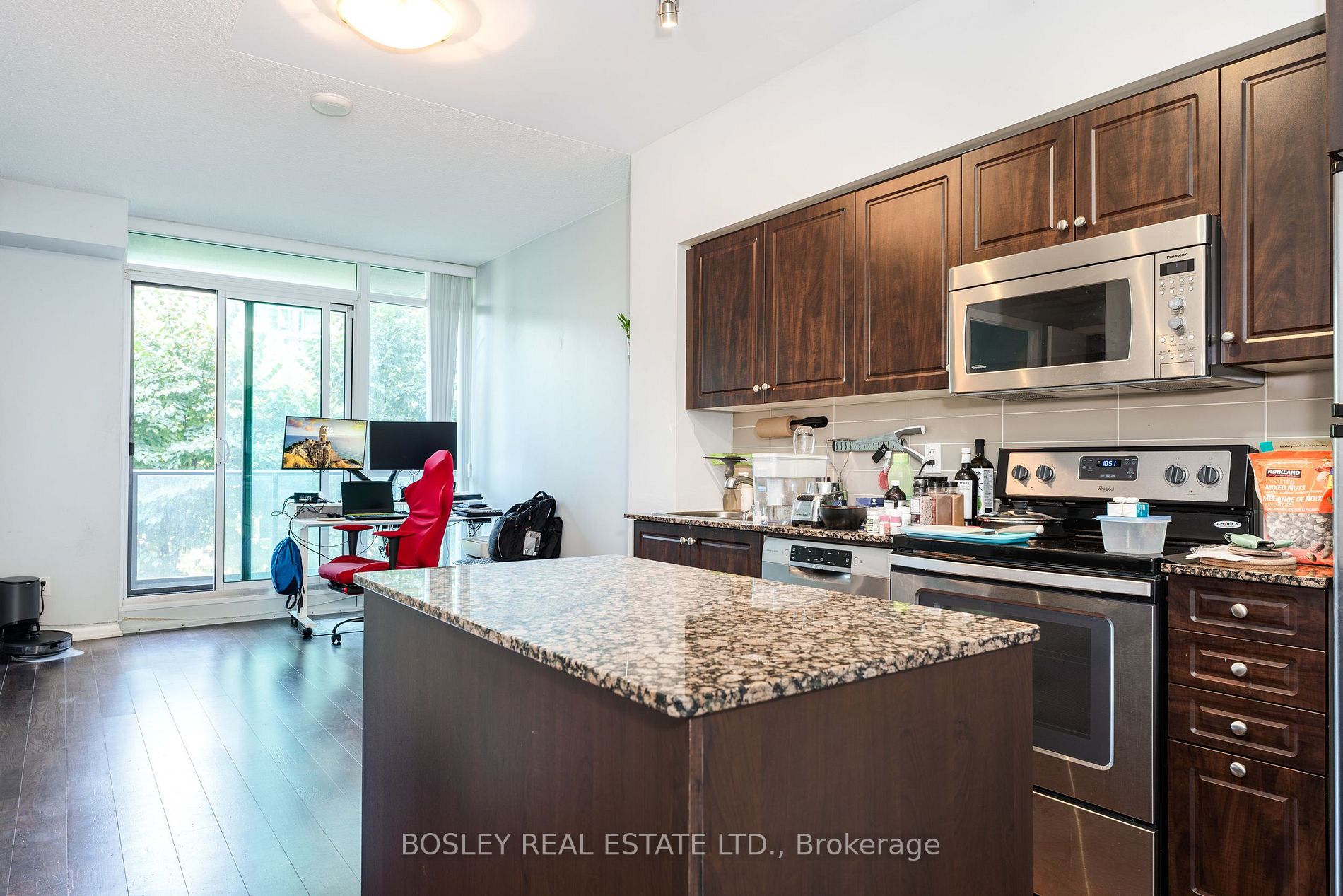 215 Fort York Blvd, #211