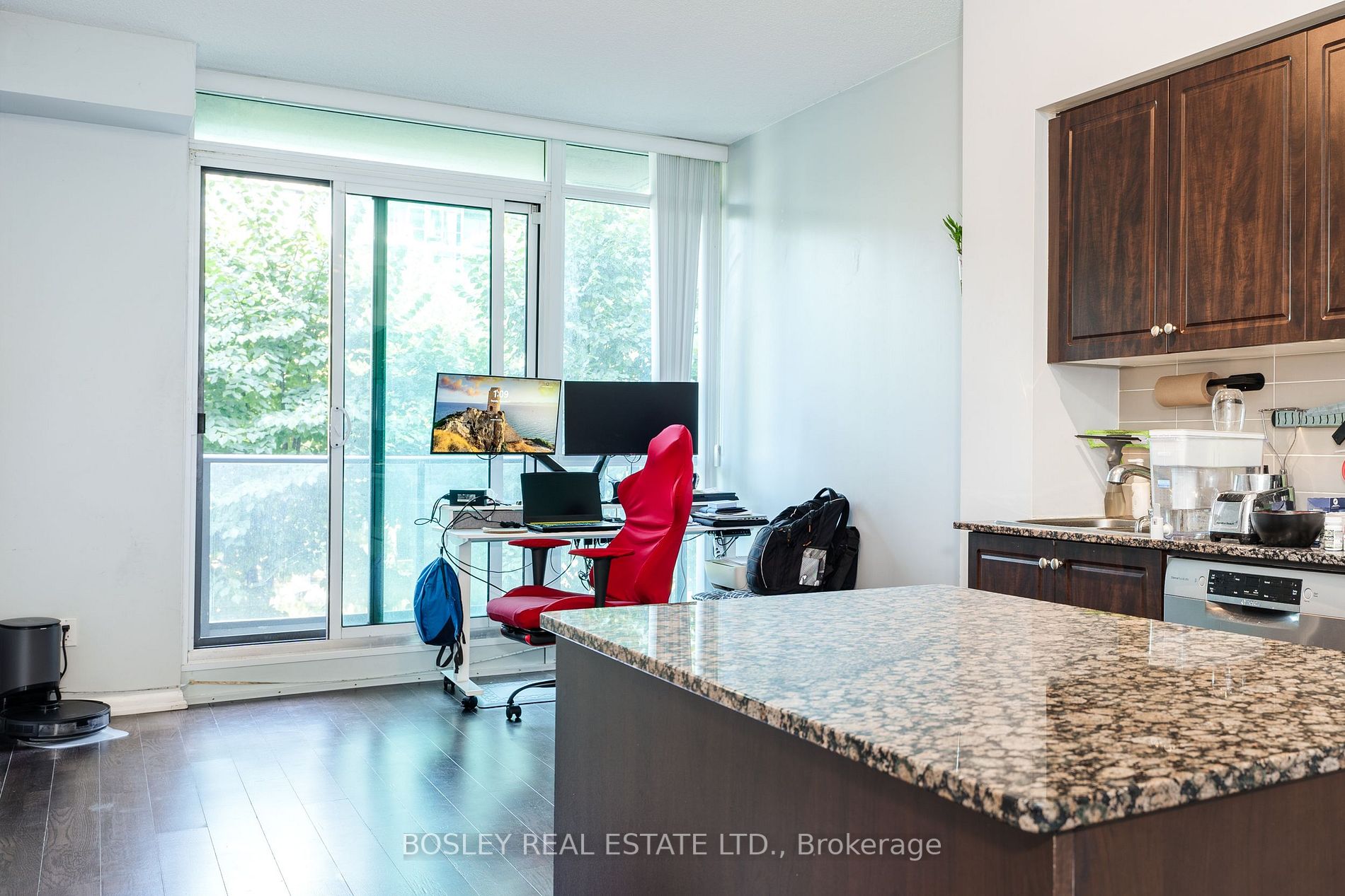 215 Fort York Blvd, #211