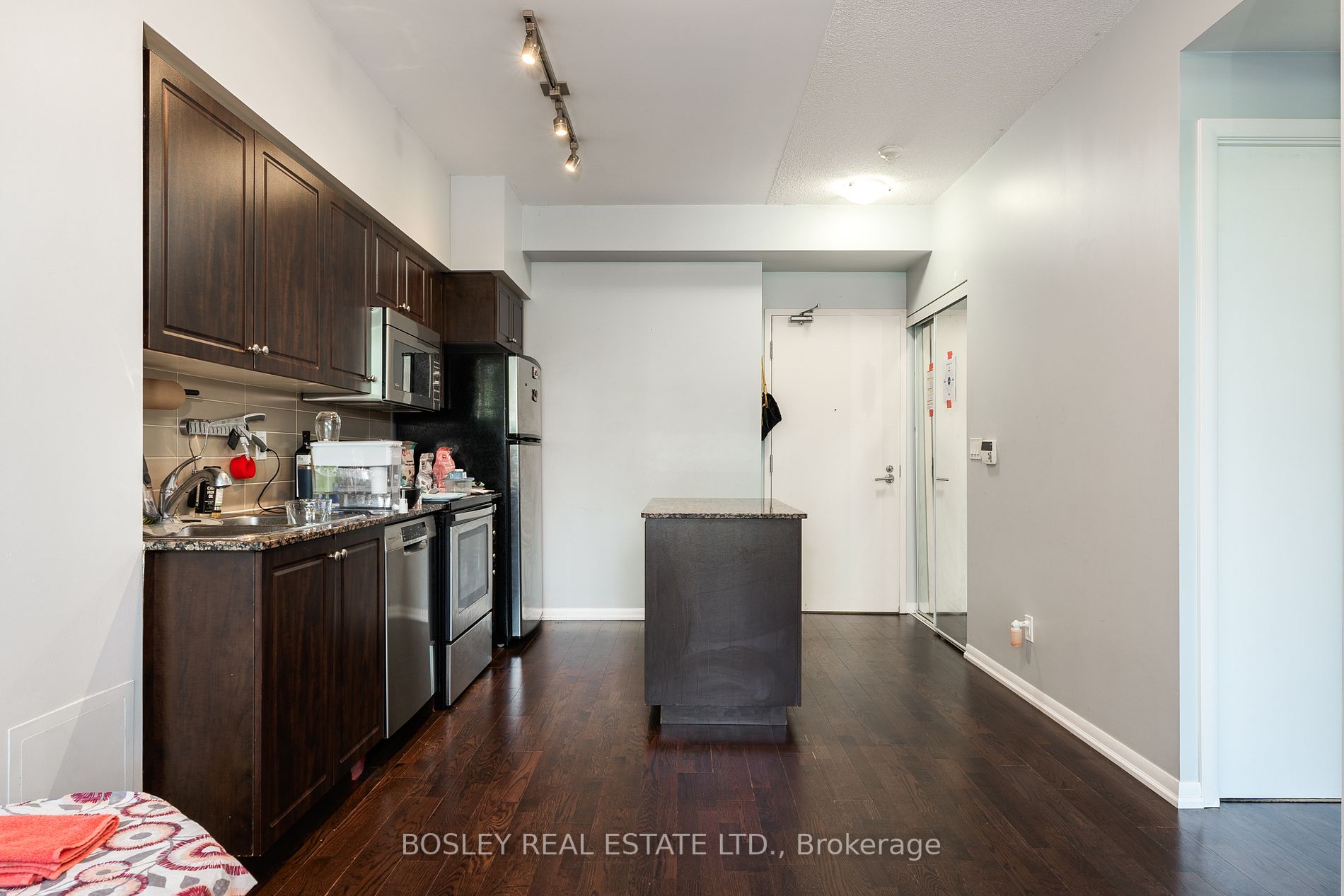 215 Fort York Blvd, #211