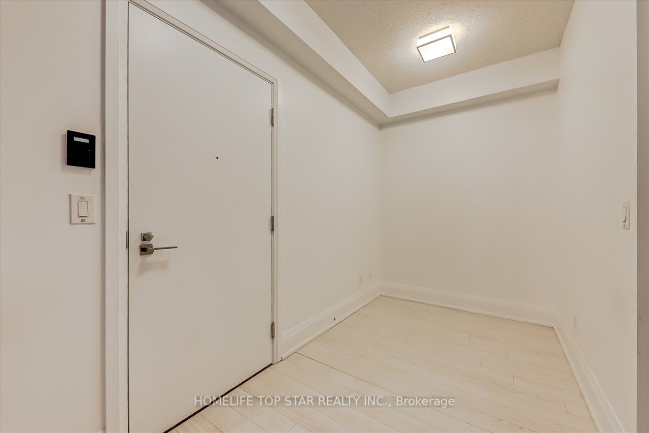 120 Harrison Garden Blvd, #901