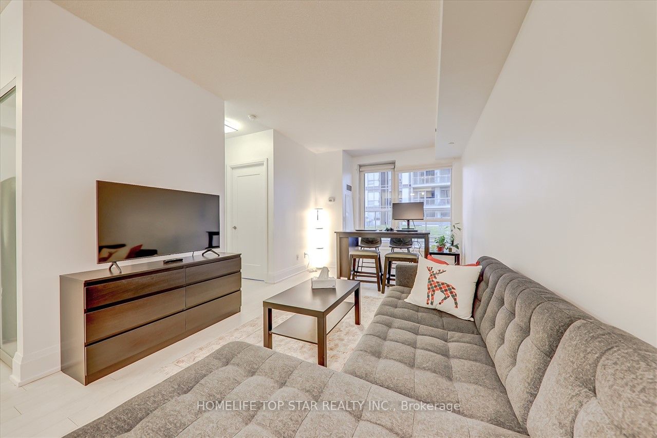 120 Harrison Garden Blvd, #901