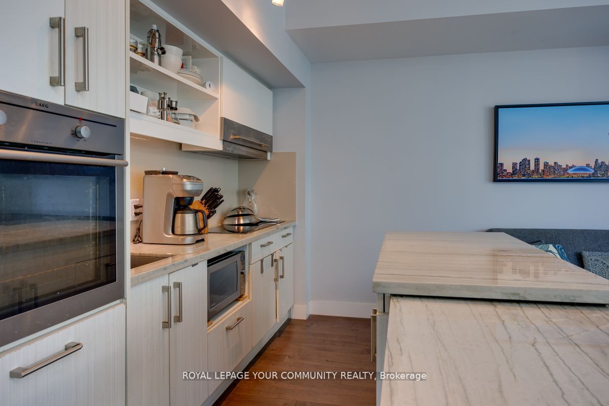 39 Sherbourne Street #1008