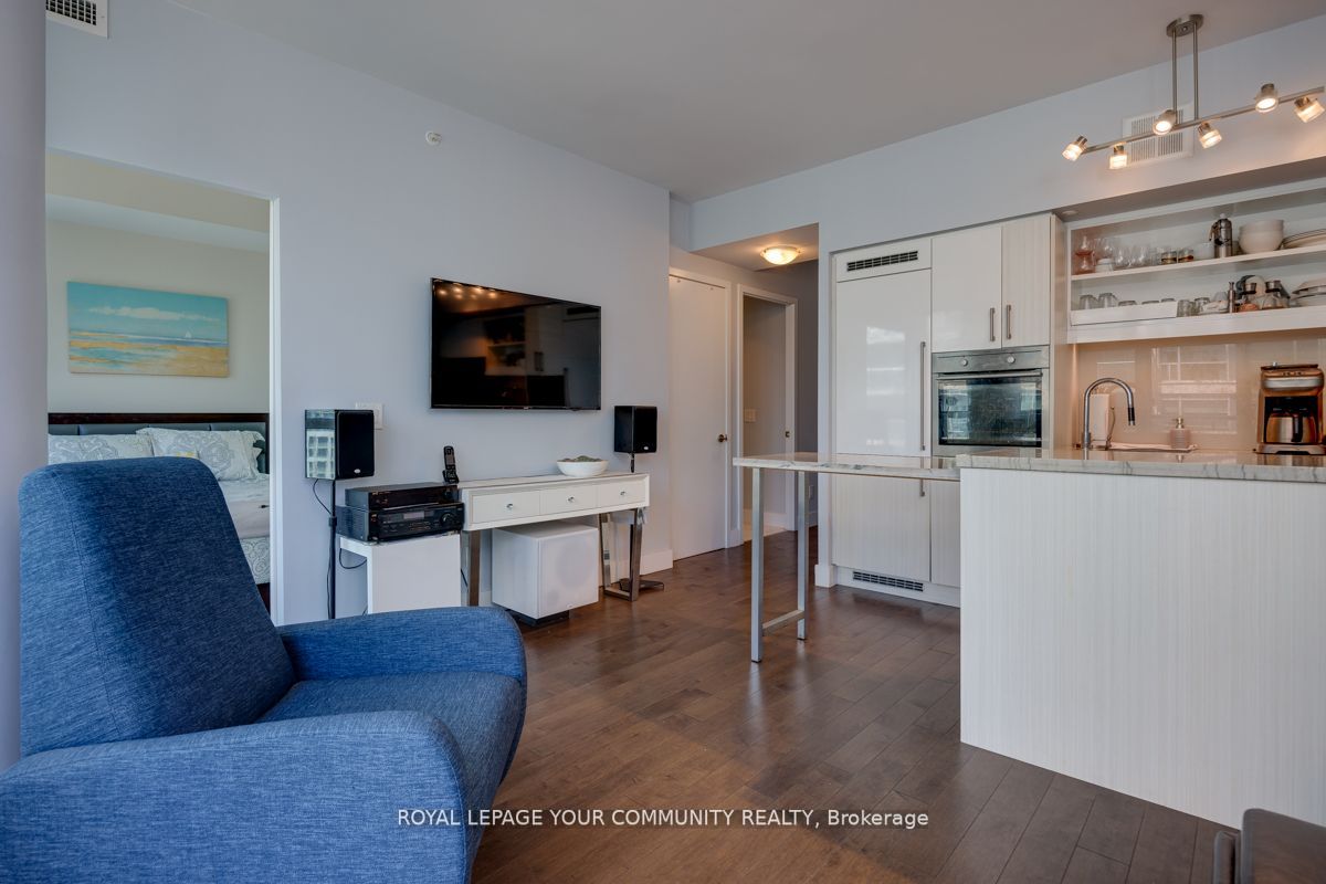 39 Sherbourne Street #1008