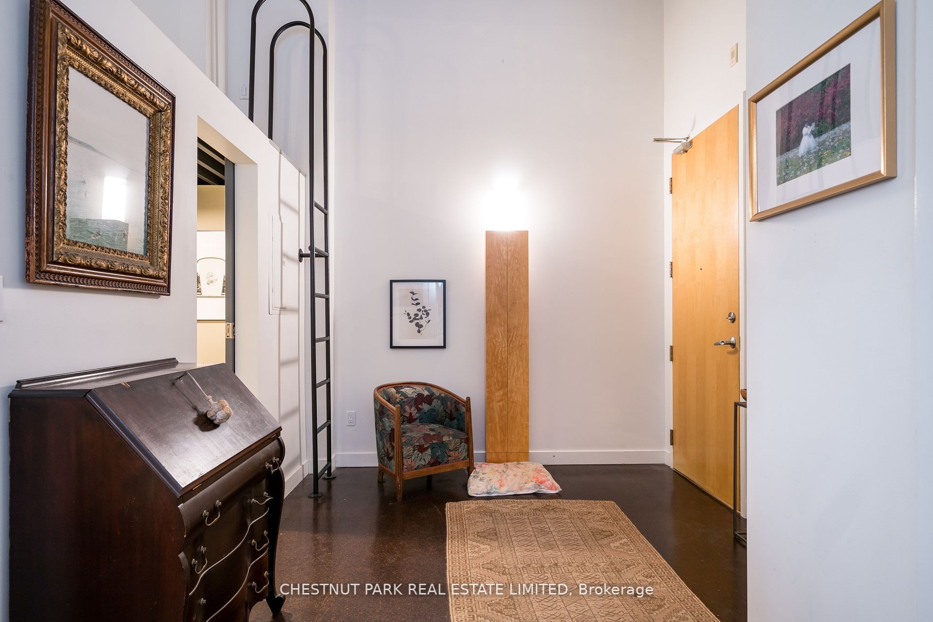21 Nassau St, #208