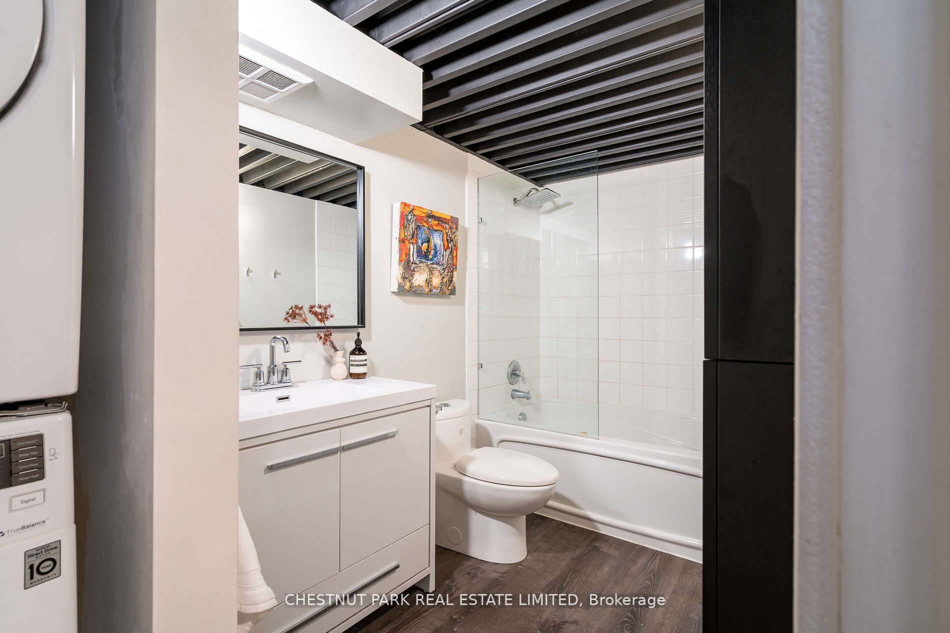 21 Nassau St, #208