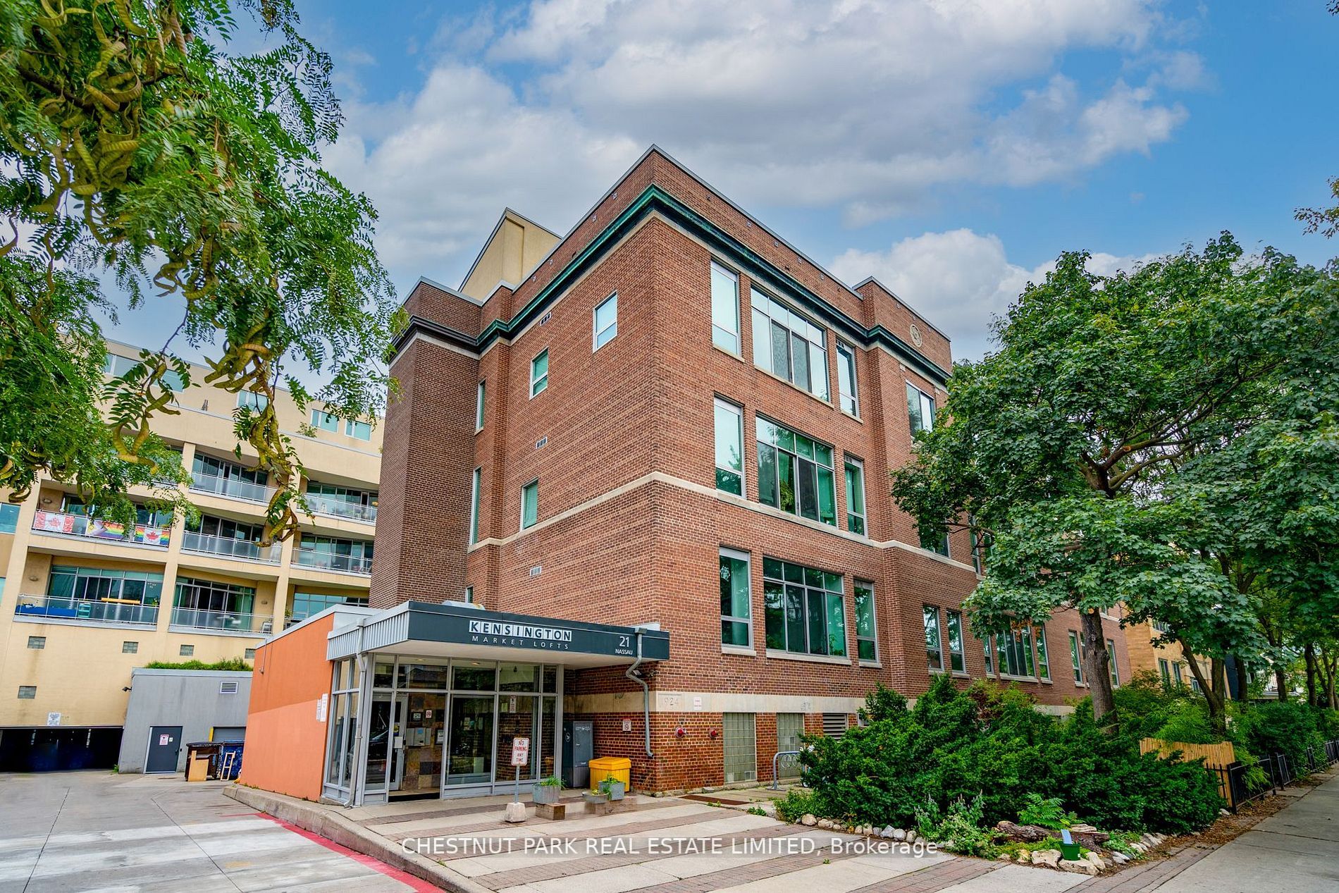 21 Nassau St, #208
