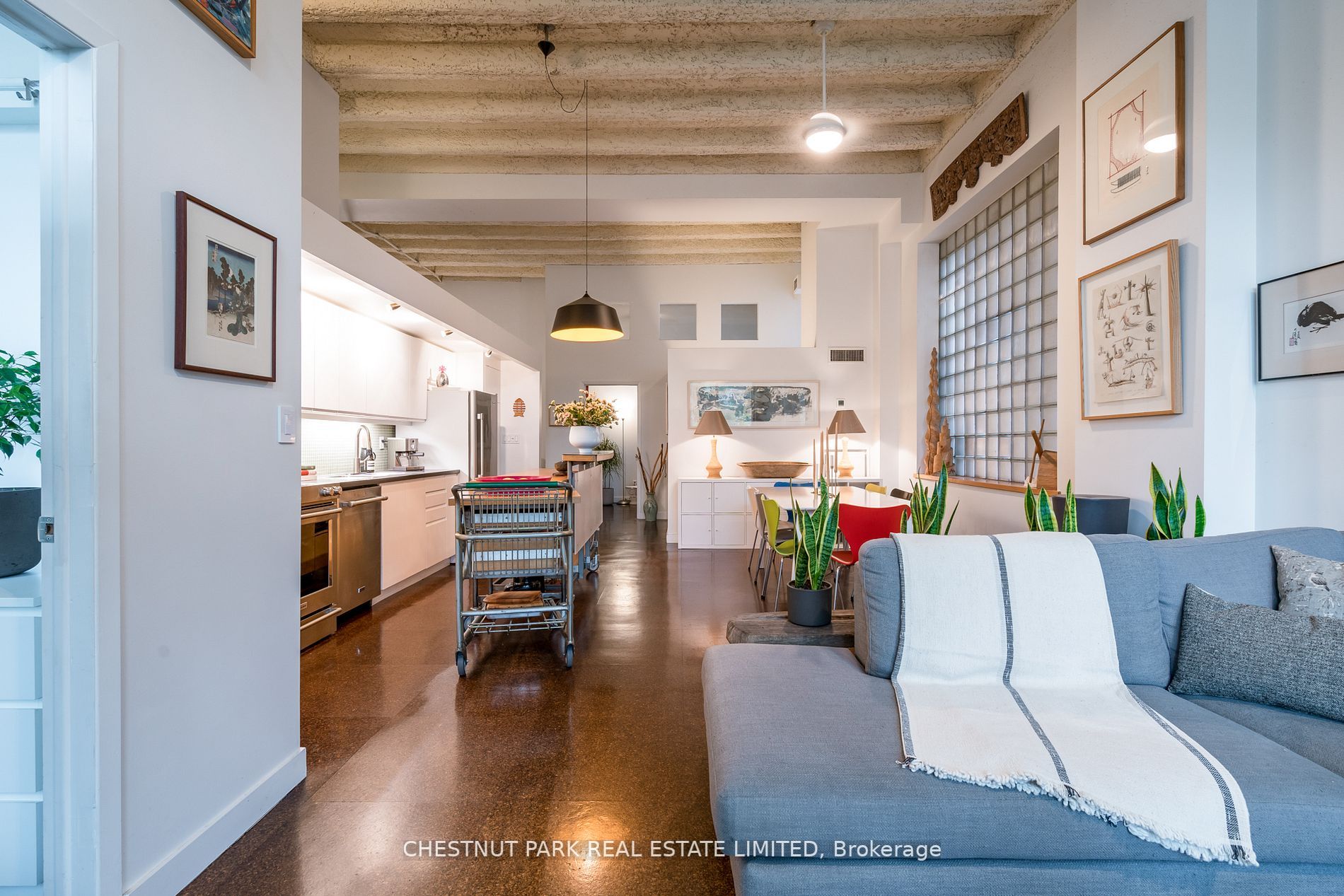 21 Nassau St, #208